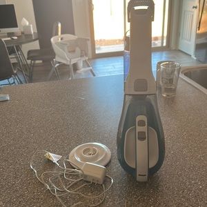 Black and Decker 16V Max Handheld Vacuum